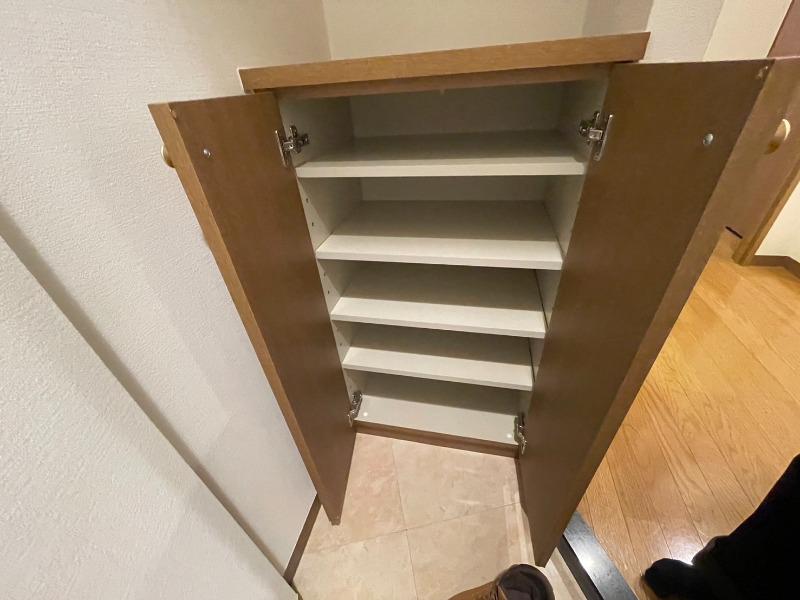 ミリオンプラザ目黒駅前 下足入れ