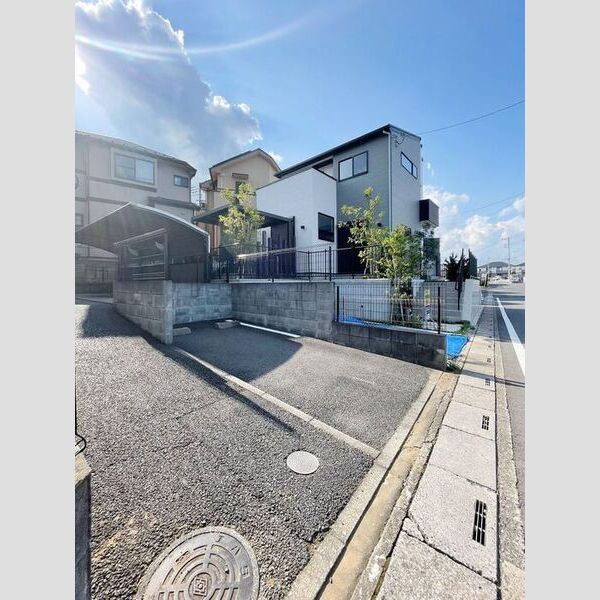 シャルマンピア 駐車場