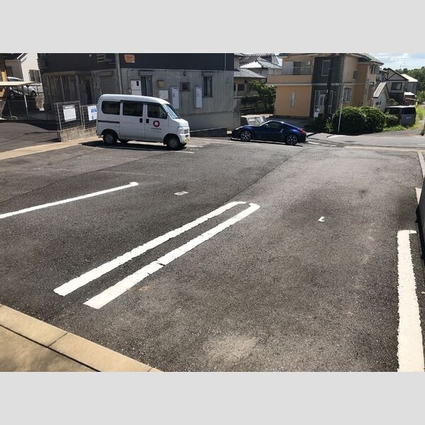 イルミナ102号室 駐車場