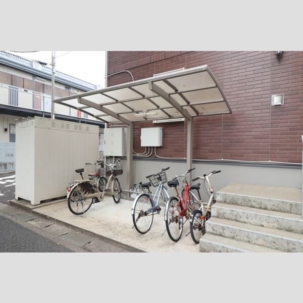 グランモア八柱102号室 駐輪場