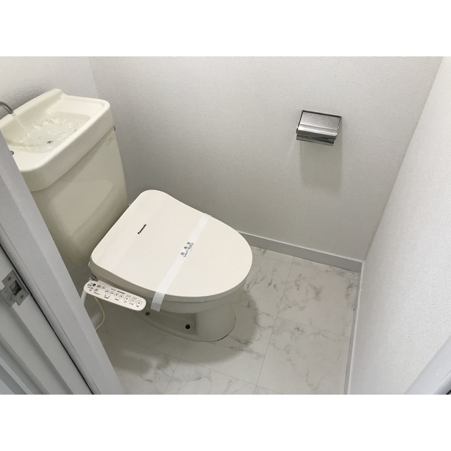 第一ハイム山下305号室 内観