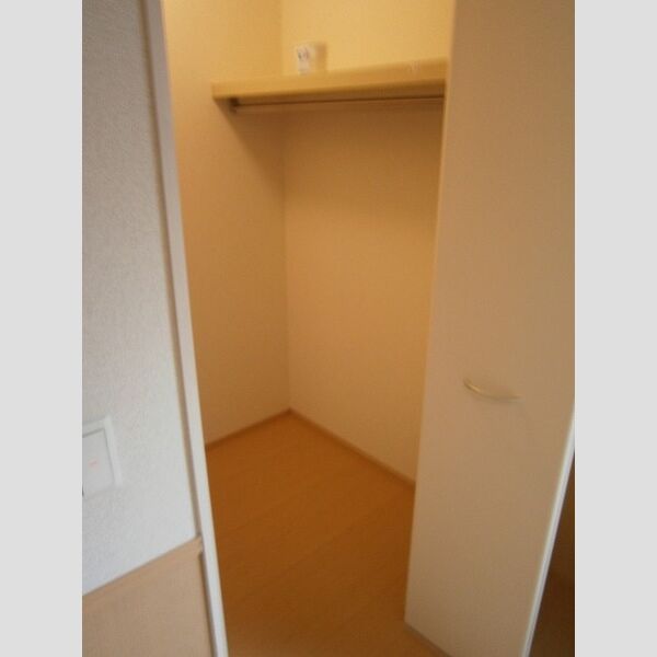 イーズフィールド　B101号室 ウォークインクローゼット