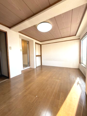 サニーヒル305号室 クリーニング前の写真です