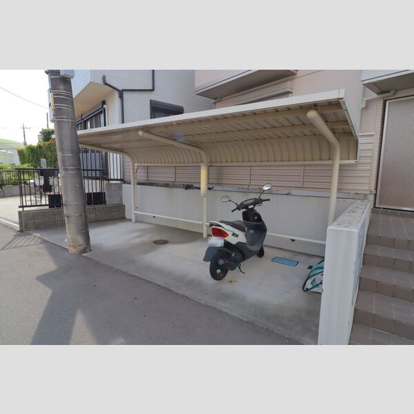 カーサ ビアンカ 駐輪場