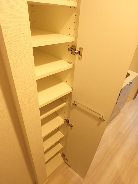 ガーラ新横浜グランドステージ3階 収納スペース豊富です