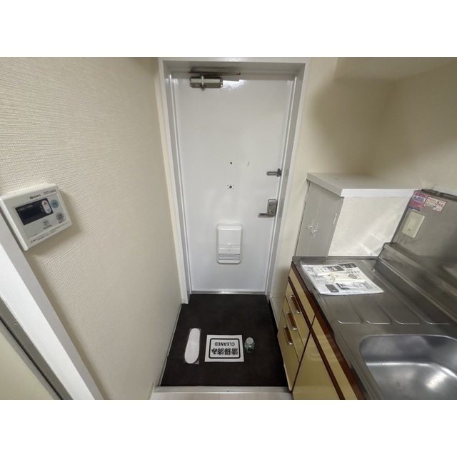 サンロイヤル武蔵野102号室 玄関