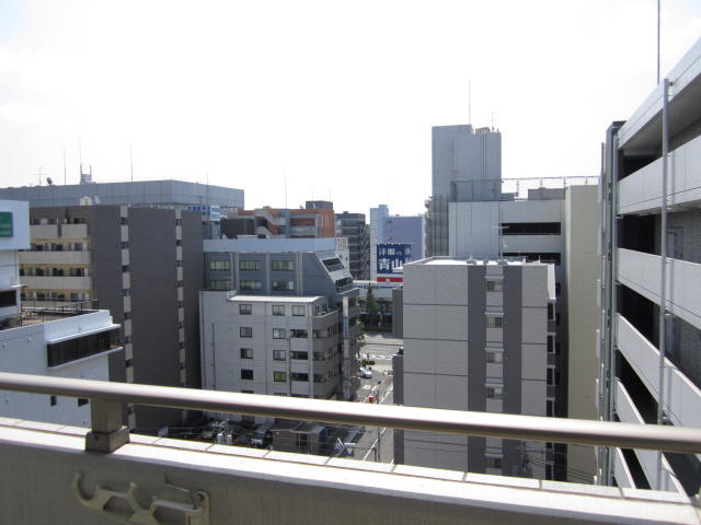 グランド・ガーラ新横浜North9階 眺望ヌケテマス！