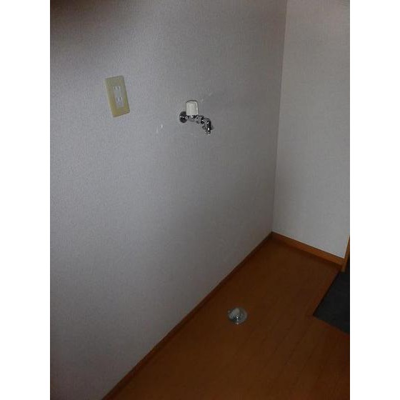 アヴィニティー調布南0404号室 洗濯水栓