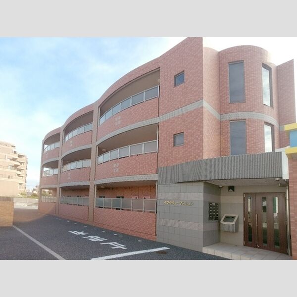 イマヴリューマンション303号室 建物外観