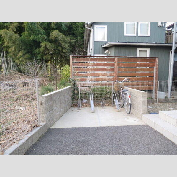 ハイブリッジⅢ 駐輪場