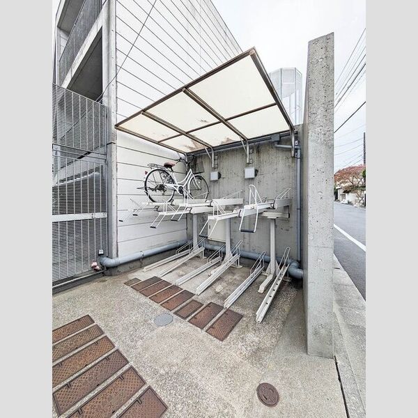 ネオコート久が原 駐輪場