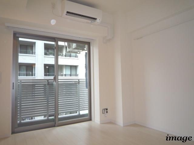 ガーラ・シティ川崎1階 使い勝手のいい洋室です