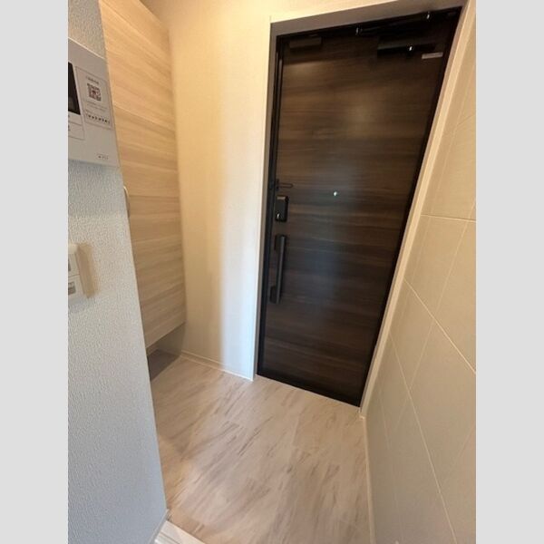 アセットコート新川 玄関