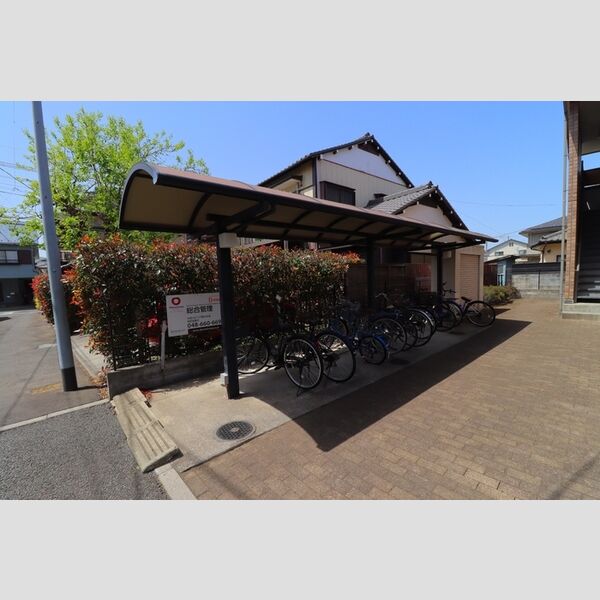 メゾン・ド・アレーズ 駐輪場