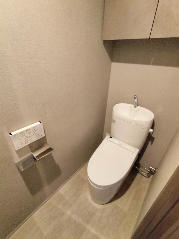 シーズンフラッツ新御徒町イースト11階 トイレ