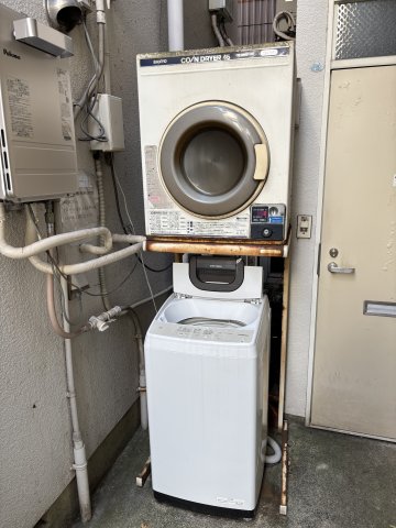 ヒルサイド菊名 ☆建物近くにコインランドリーがあります☆