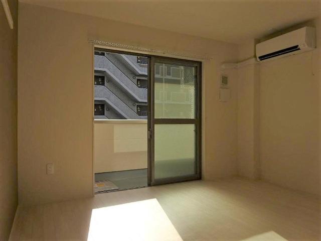 ユニヴァリィ　ルークス302号室 洋室