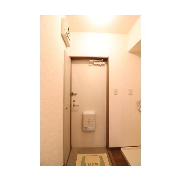 シティピア102号室 玄関