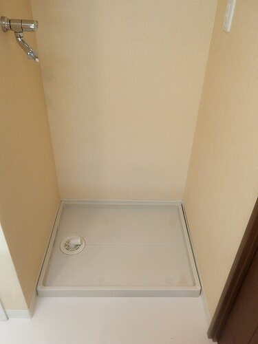 パークスカイタワー松戸22階 室内洗濯機置場　※2025年7月撮影