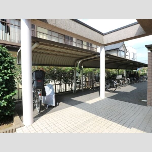 アムール 駐輪場