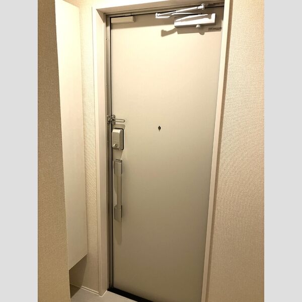 グランソレイユ 玄関