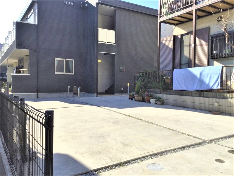 リブリ・リエゾン 駐車場