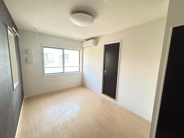 ライズウィング201号室 洋室