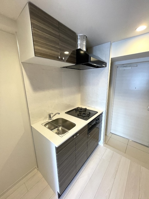 ガーラ・クレスタ横濱関内 コンパクトなキッチンで掃除もラクラク