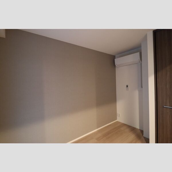 セレスティア白鳥106号室 洋室　約4.1帖