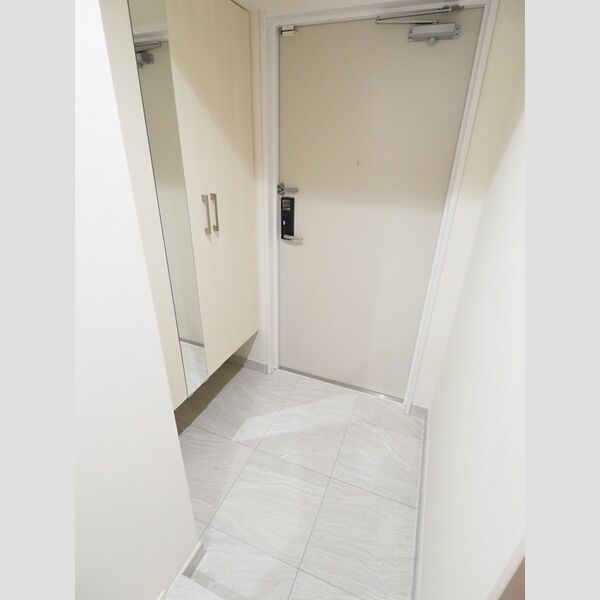 ロイジェントパークス千葉中央0908号室 玄関