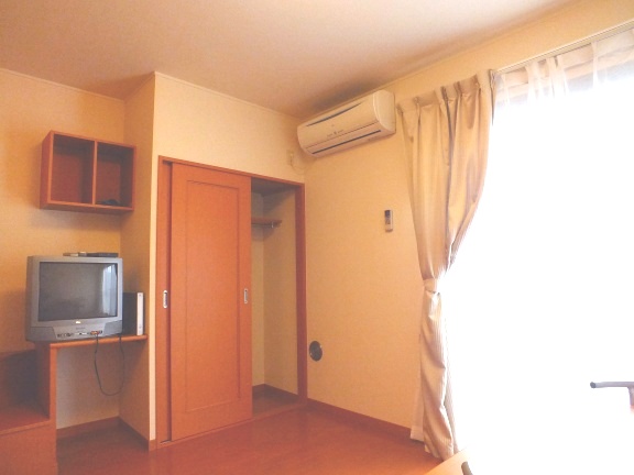 レオパレスプラムキャッスル リビング