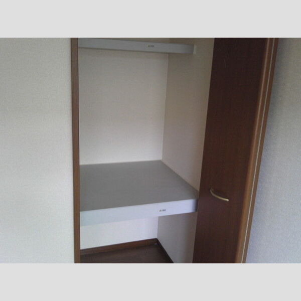 ソレーユ西船205号室 収納