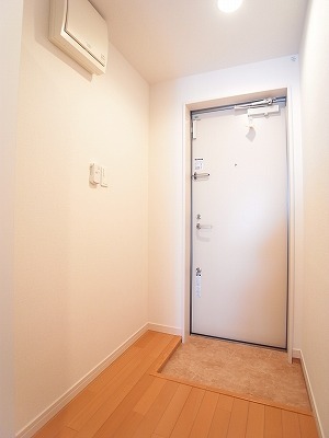 リブリ・アバンセ 玄関