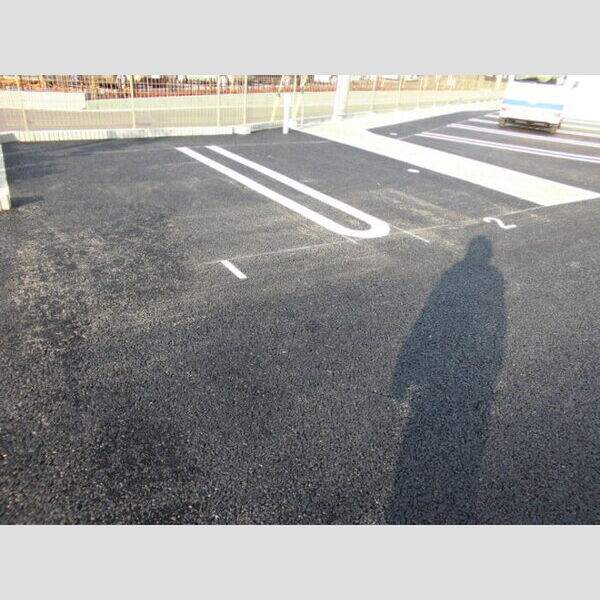 フリッシュ 駐車場