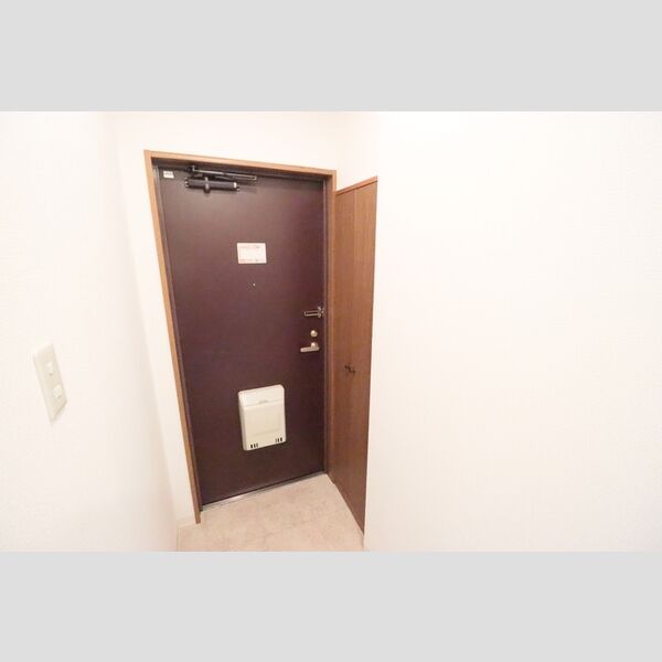 グランシャリオ大宮303号室 玄関