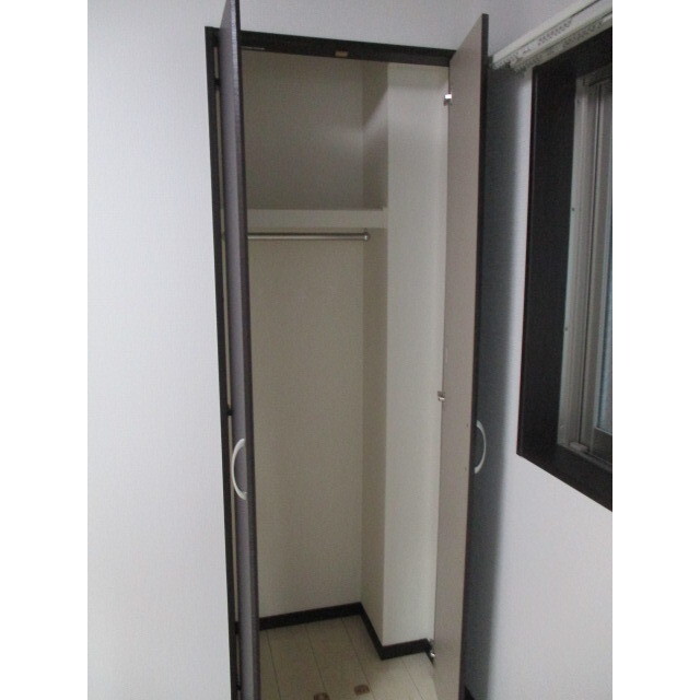 中野弥生町Apti2階 収納