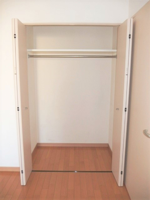 リファインドシーンⅡ0202号室 洋室２　収納　※現況優先