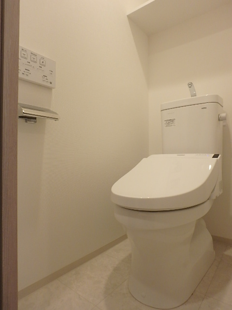 ガーラ・ヴィスタ調布 落ち着いた色調のトイレです