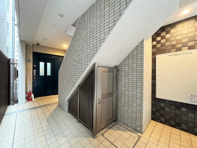 トレス両国5階 エントランス