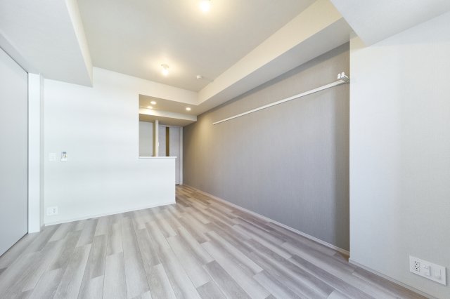 プラウドフラット三越前イースト1004号室 リビング