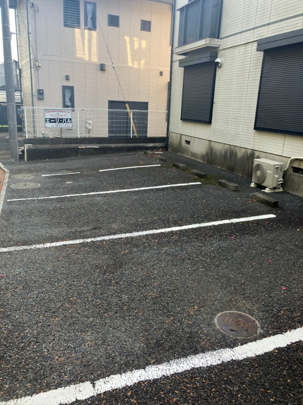 エーリ･パル2階 駐車場
