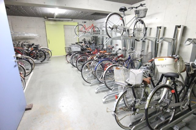 プライムアーバン西荻窪Ⅱ402号室 自転車駐輪場（無料）