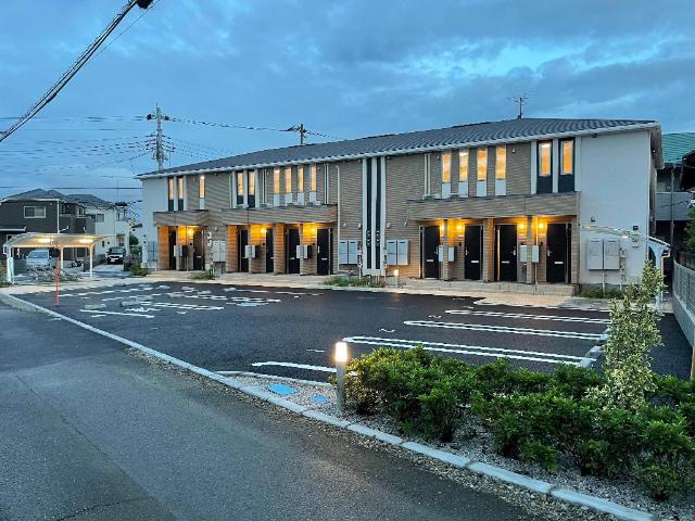 リベラル 外観写真（夜）