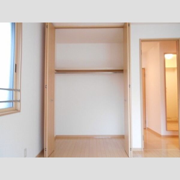 コゥジィーコート　Ⅰ ♪収納(洋室6帖)♪