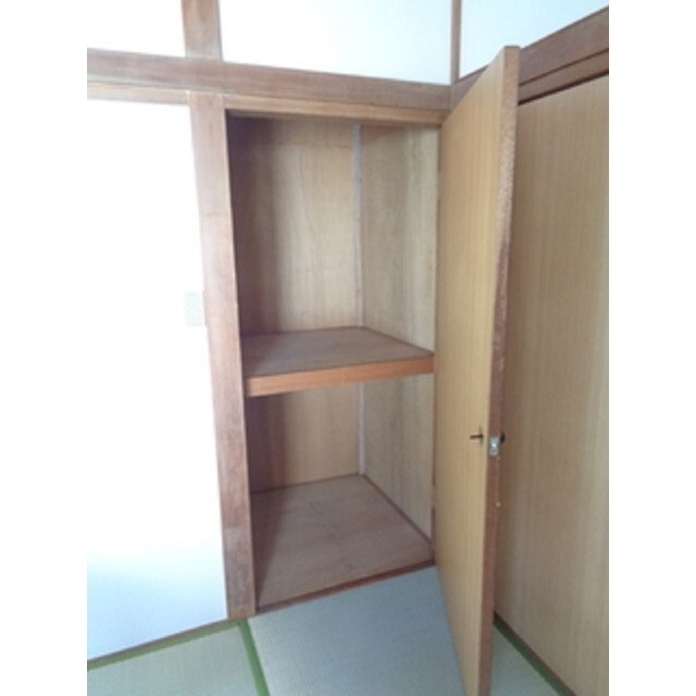 フラワー荘2階 収納