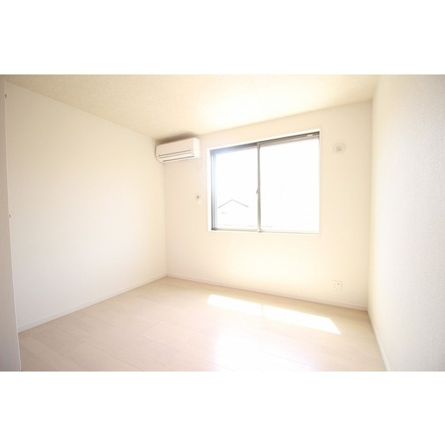 フォルビテッツァ松ヶ丘210号室 内観