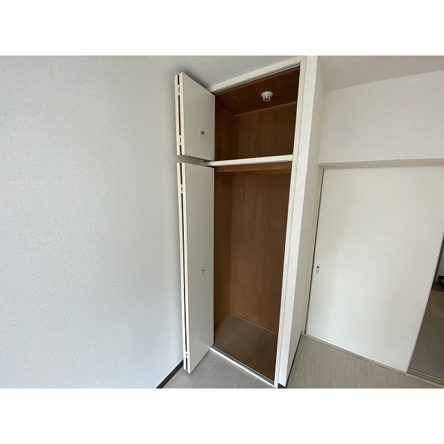 三番館竹下0302号室 収納