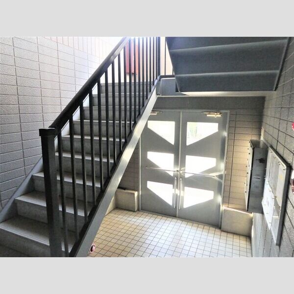 リ・ヴラン東川口　Ⅰ ロビー