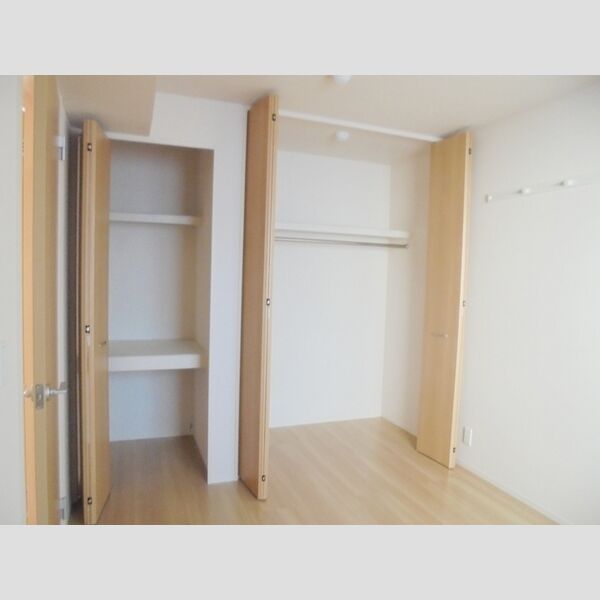 コルノリザイア305号室 クローゼット(洋室)