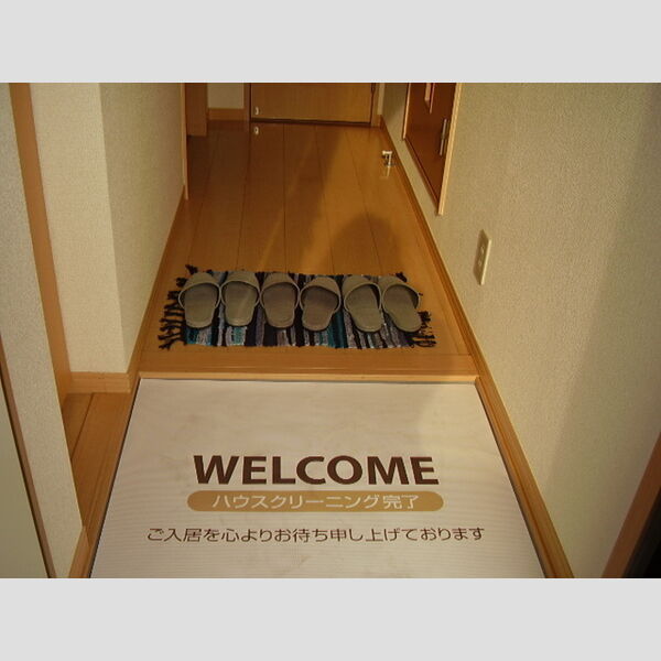 グランディールナギサワ 玄関